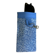 Load image into Gallery viewer, Glasses Clip by Sakina