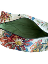 Load image into Gallery viewer, Cosmetic bag Rounded by Zarghuna