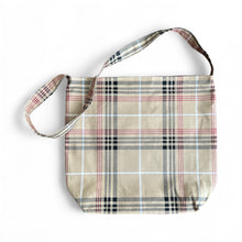 Load image into Gallery viewer, Tote Bag by Zarghuna