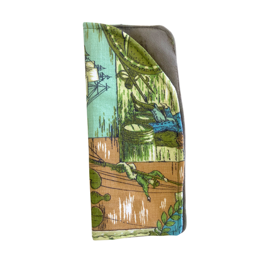 Glasses Sleeve by Farida