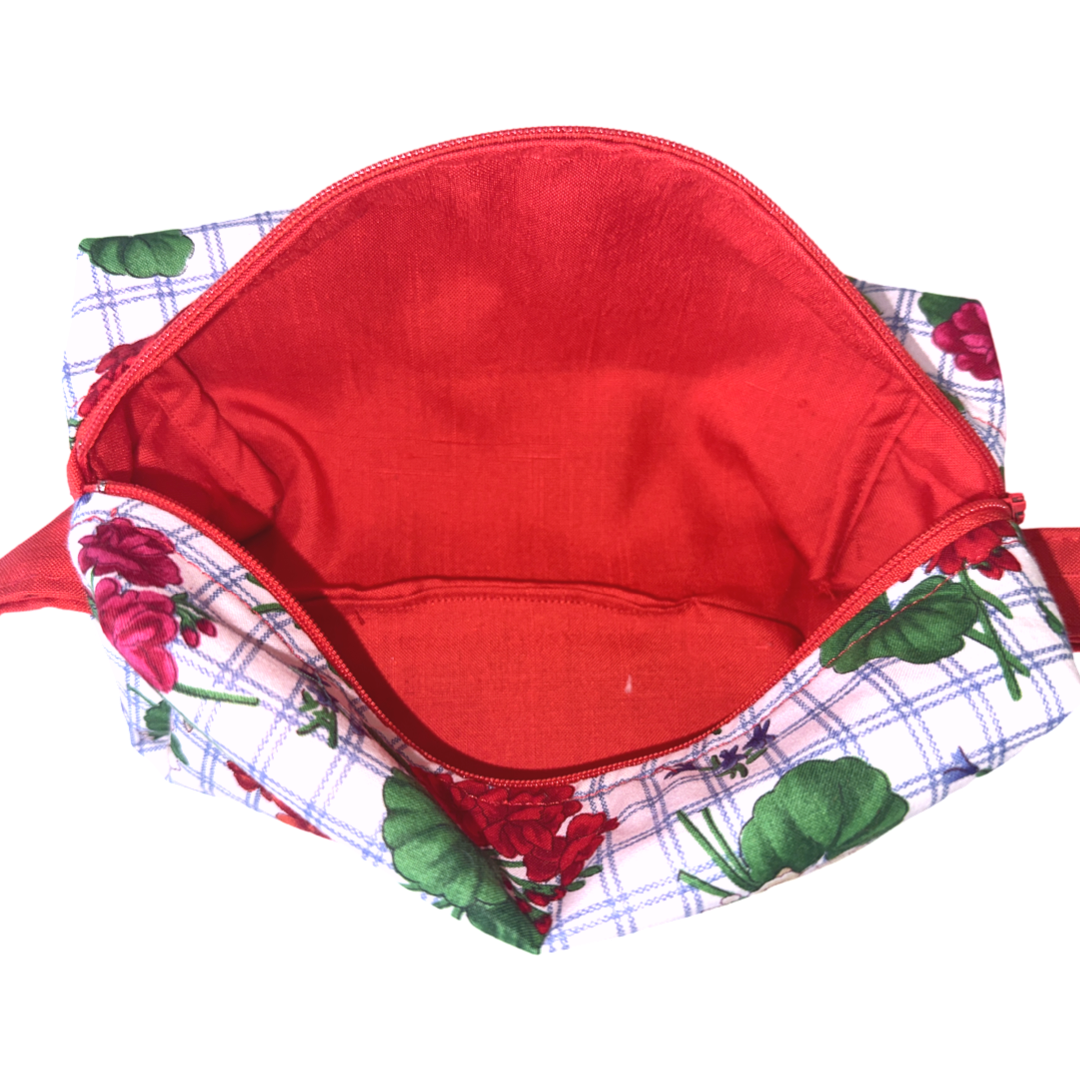 Cosmetic bag Rounded by Benafsha