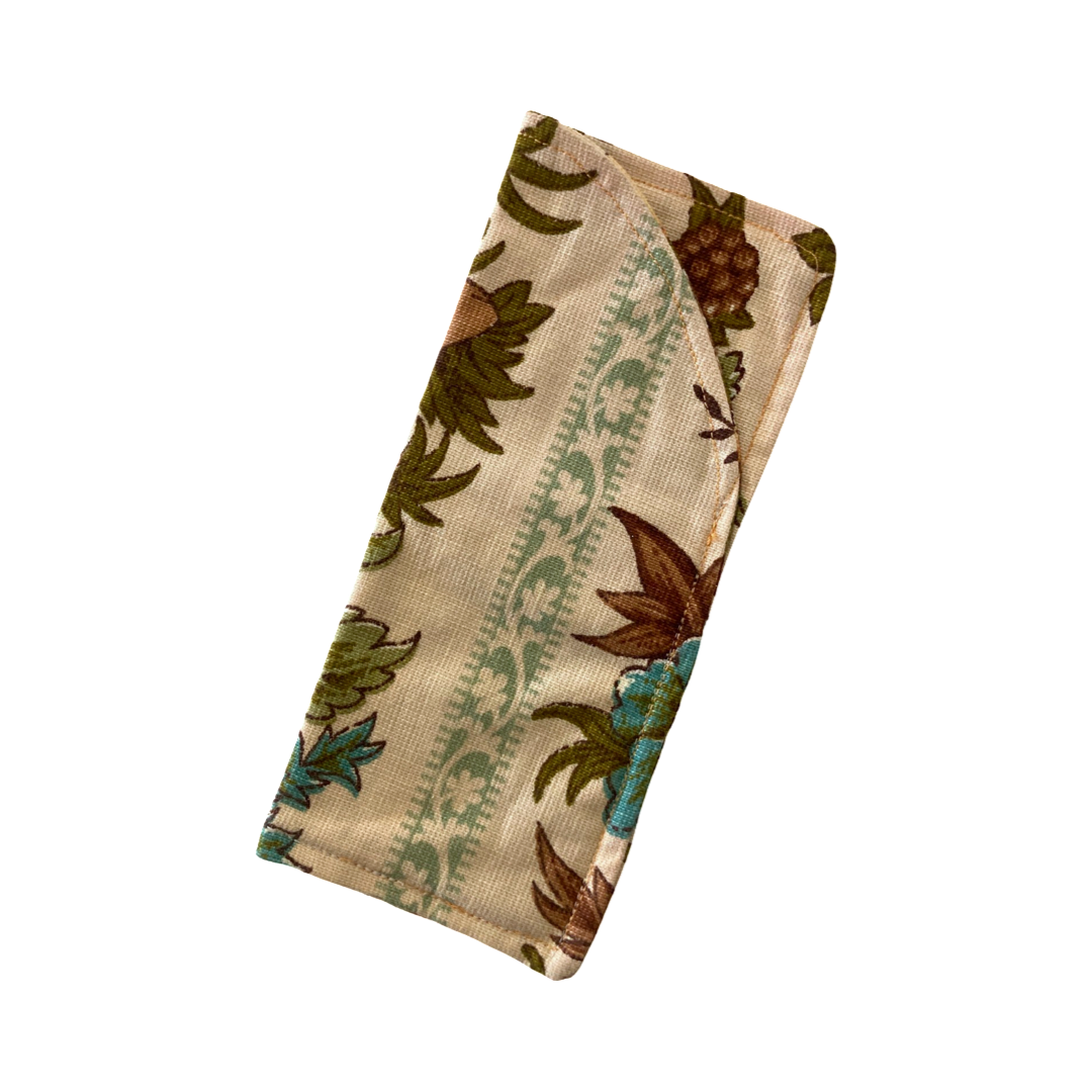 Glasses Sleeve by Juhara