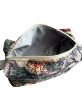 Load image into Gallery viewer, Cosmetic bag Rounded by Firoza
