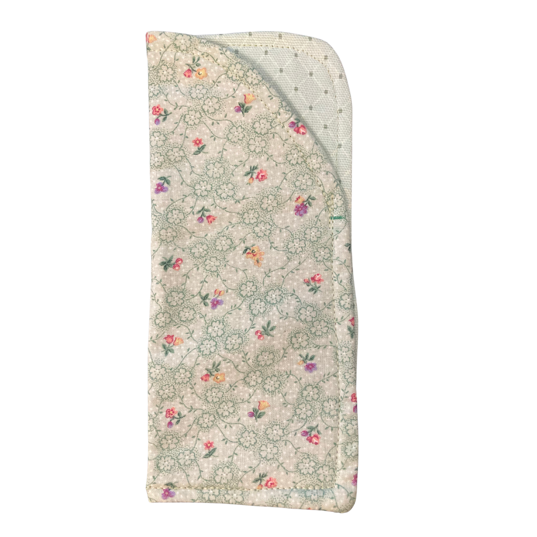Glasses Sleeve by Zarghuna