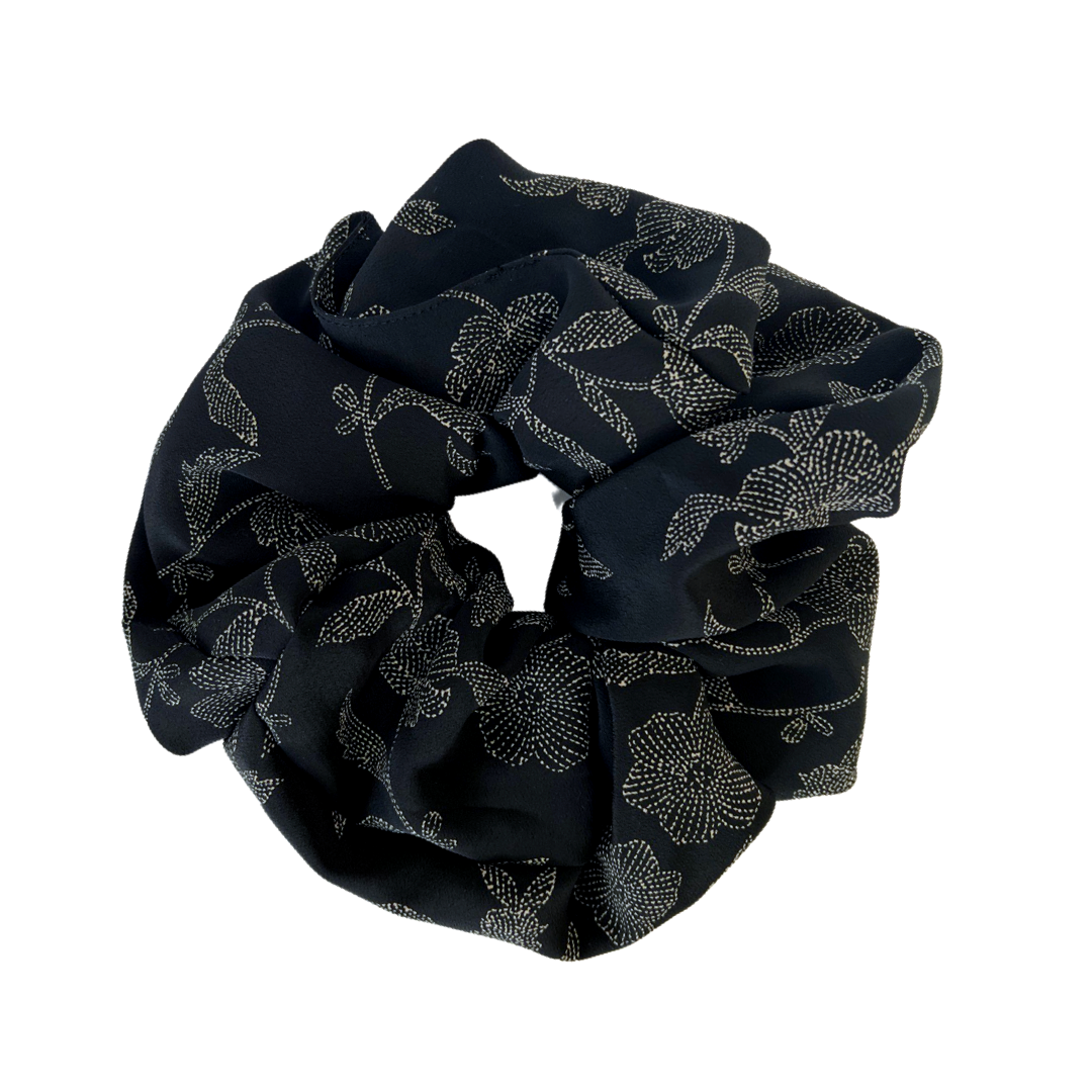 Scrunchie by Rokiyeh