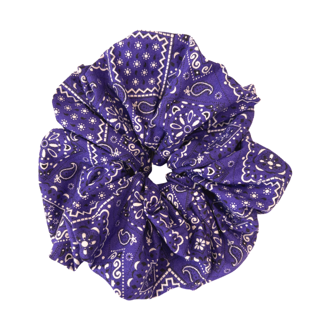 Scrunchie by Yasamin